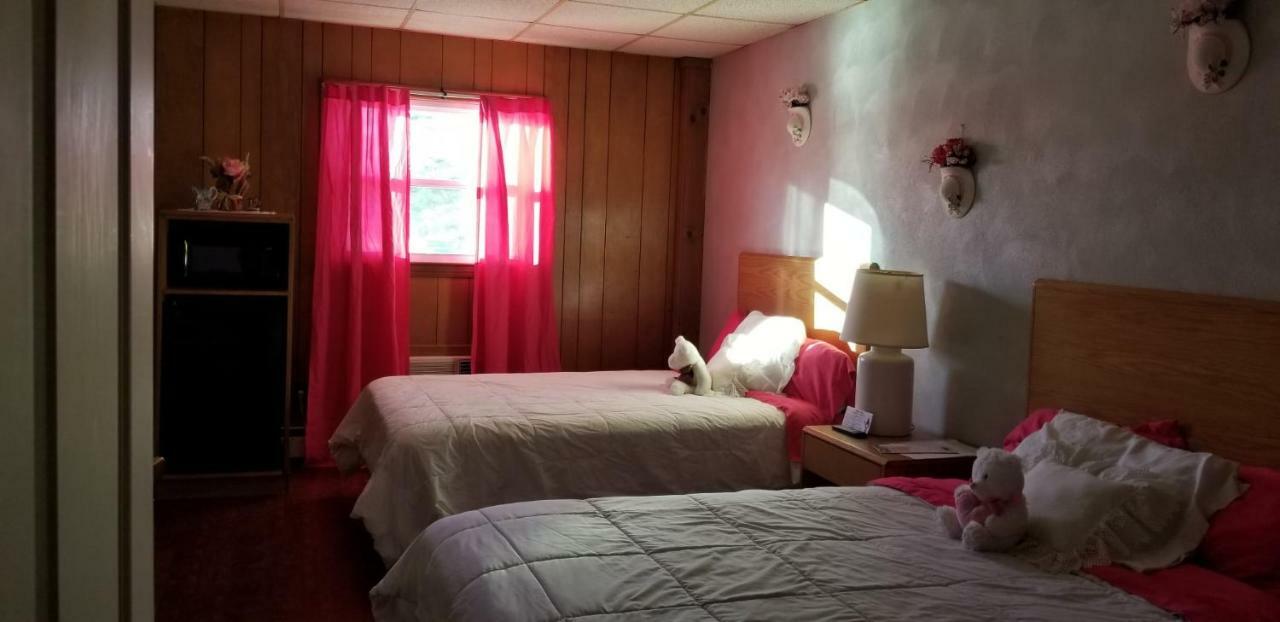 Pittsfield Motor Inn Kültér fotó
